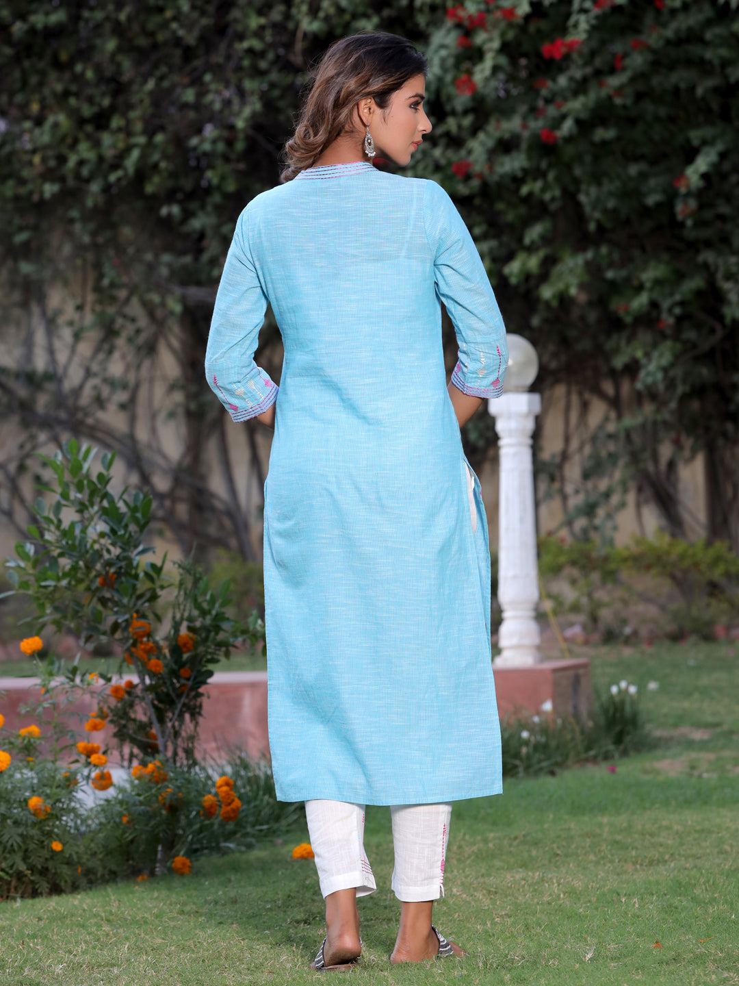 Blue Embroidery Kurta With Pants