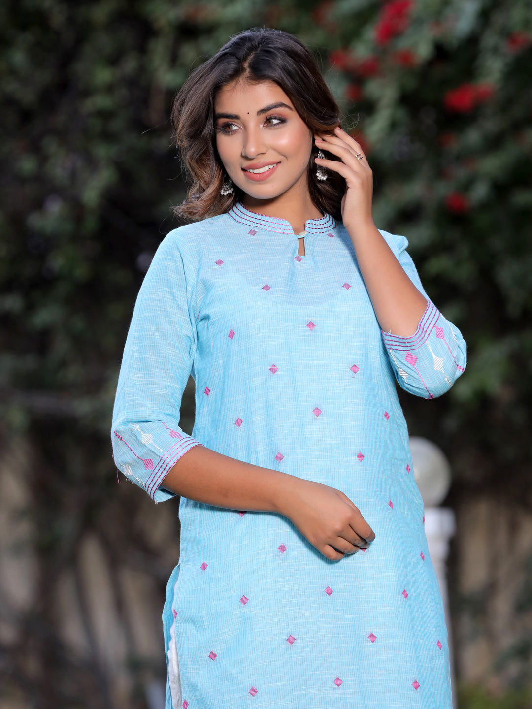 Blue Embroidery Kurta With Pants